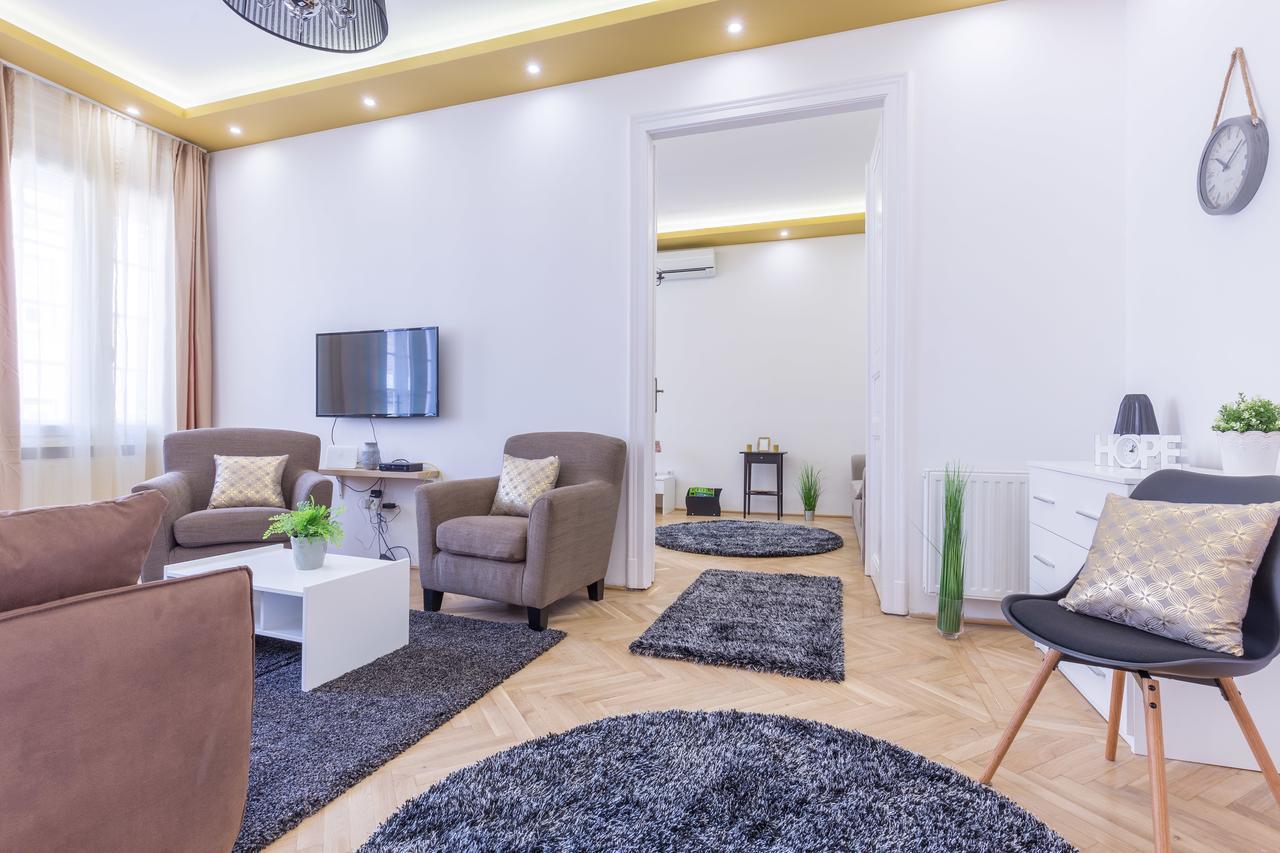 Real Apartments Zoltan Budapest Eksteriør bilde